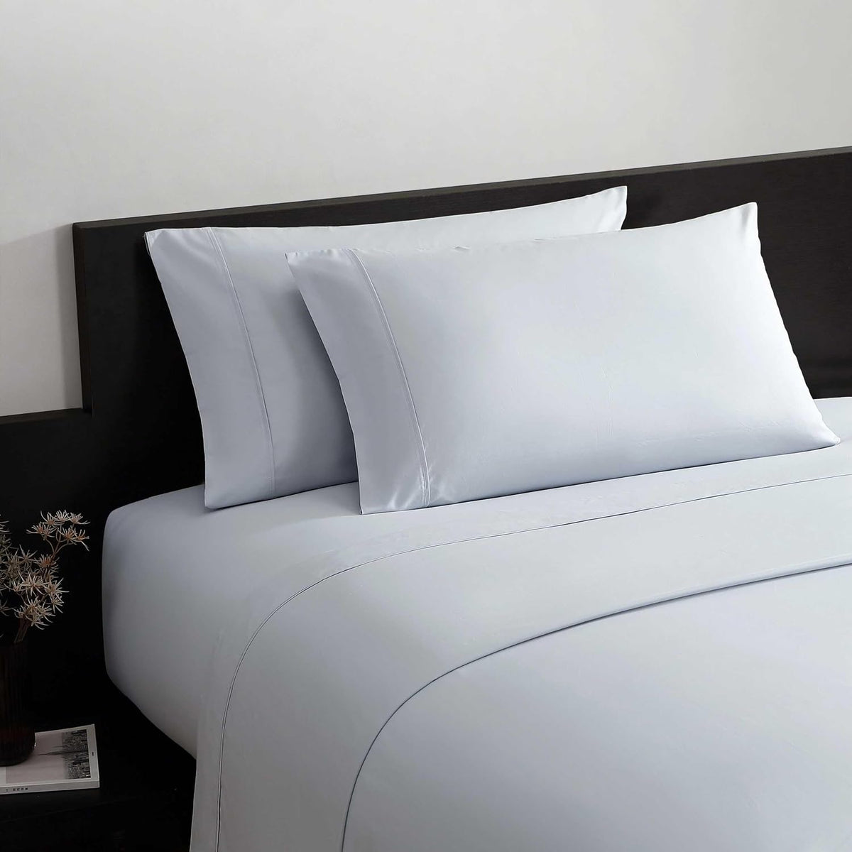 Vera Wang – King Sheet Set, 100% Egyptian Cotton Percale Bed Sheets with a Smooth & Crisp Feel, Deep Pockets, Bedding with Matching Fitted Sheet & Pillowcases (Blue)