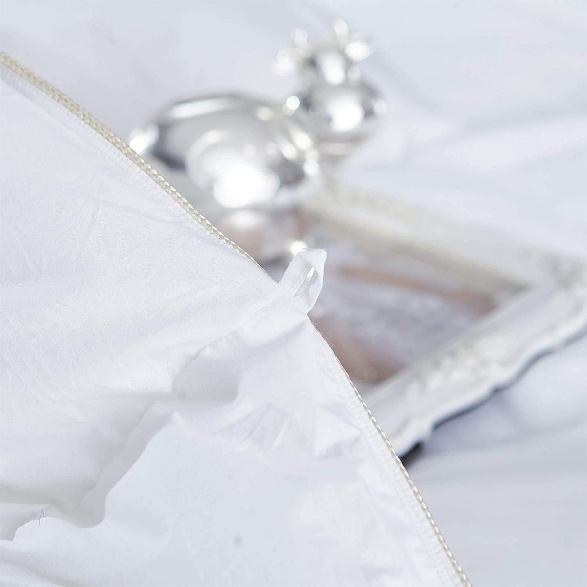 Premium All-Season Full Size Luxury Siberian Goose Down Comforter Duvet Insert 1200 Thread Count 100% Egyptian Cotton Down Feather Comforter (Full, White Solid)