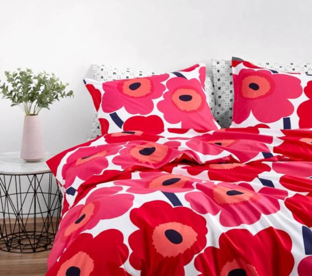 Marimekko - King Comforter Set, Cotton Bedding with Matching Shams, Lightweight Home Decor for All Seasons (Unikko Red, King)