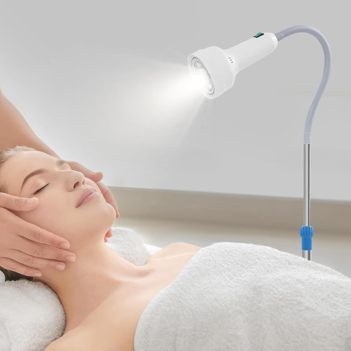 Exam Light 30W LED Medical Examination Light Lamp, Mobile 4-Legged Base w/Universal Wheels, 360° Adjustable Gooseneck LED Exam Light, Dental-Oral & Gynaecology Outpatient Cold Light Lamp (White)