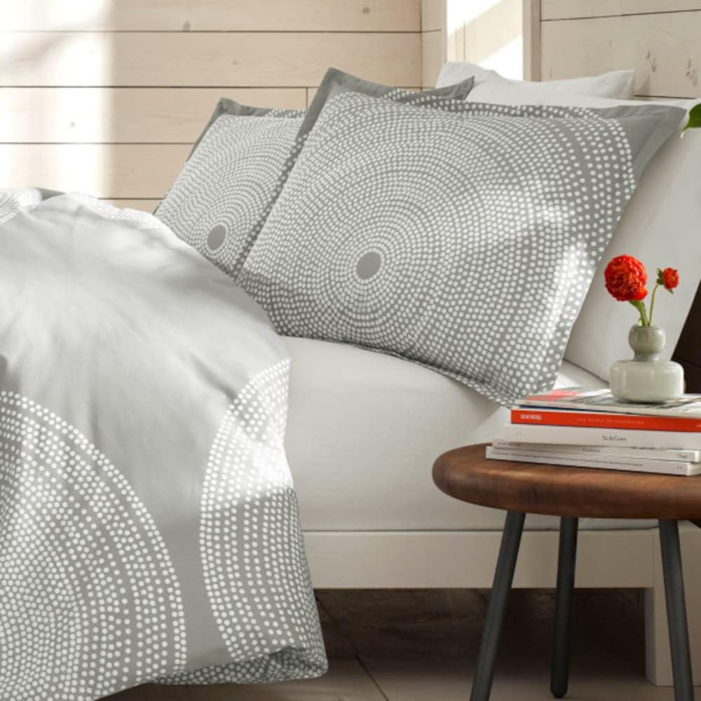 Marimekko - Queen Comforter Set, Smooth Cotton Percale Bedding with Matching Shams, Medium Weight Home Decor (Fokus Grey, Queen)