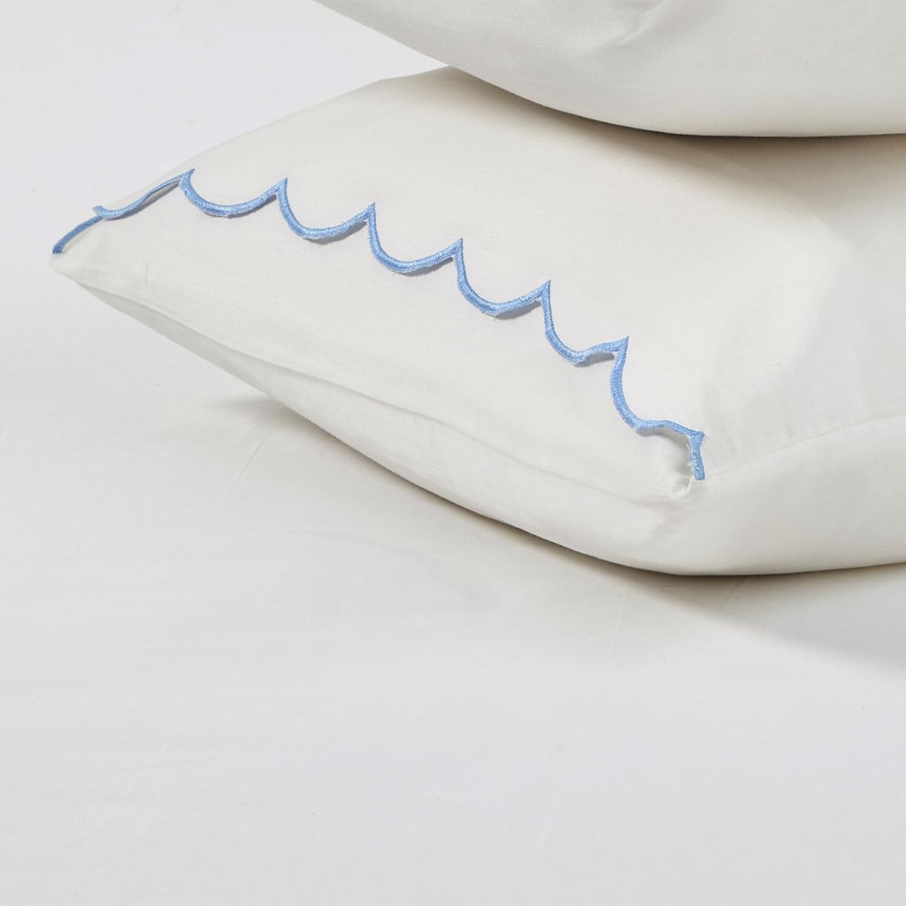 Peri Home Queen Size Sheet Set, 4 Piece Bed Sheets, Breathable Soft 300 TC 100% Cotton with Embroidered Scalloped Edge, 1 Flat Sheet, 1 Fitted, 2 Pillowcases, Queen, White with Blue Scallop