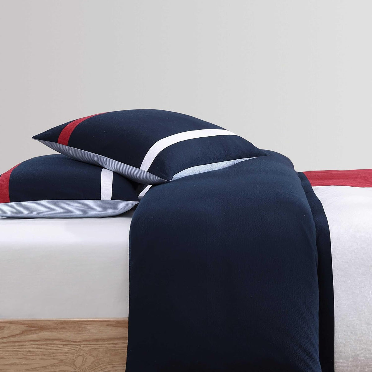 Tommy Hilfiger - Twin Comforter Set, Ultra-Soft Seersucker Bedding with Matching Sham, Reversible Design, Medium Weight, Americana Decor with Flag Design (Iconic Anniversary Blue)