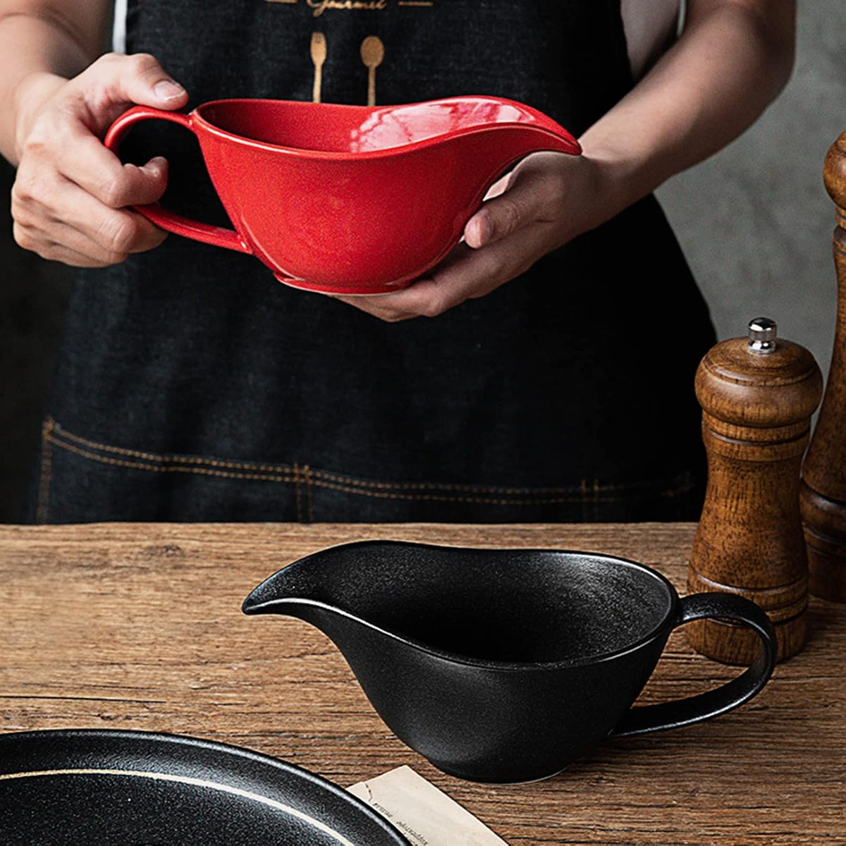 TOMYEUS Gravy Boat Premium Quality White Porcelain Ceramic Sauce Jug Gravy Boat Porcelain Saucier Sauce Tray Seasoning Hold Sauce Jug (Color : A)