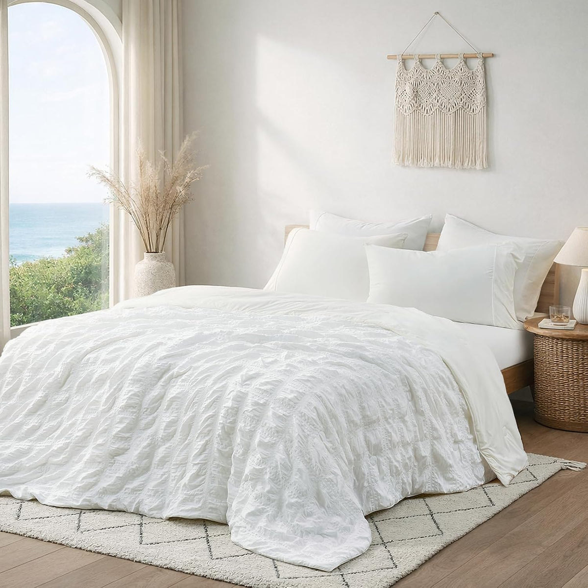 Cozy Bliss Cooling Comforter Seersucker Plaid, Q-Max 0.45 Lightweight Cooling Blanket, Breathable Silk Smooth Summer Bedding Quilt for Hot Sleepers Night Sweats, Cali King(106'*96'), White