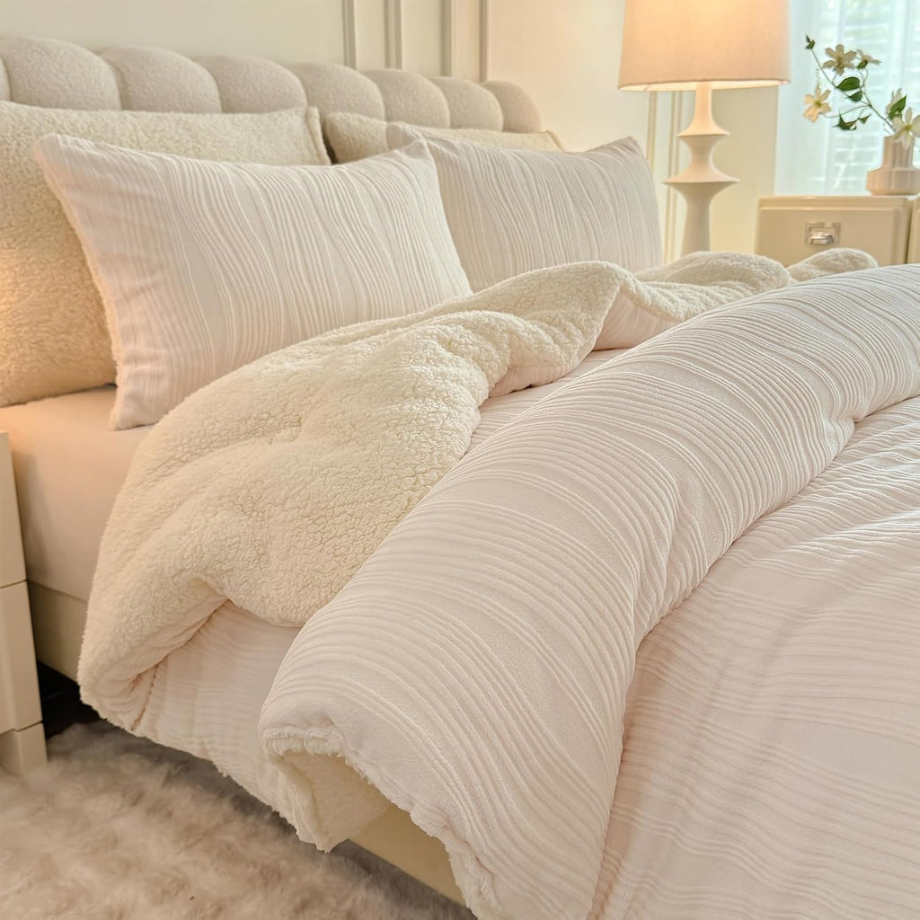 tohrisa 3D Striped Jacquard Sherpa Comforter Set King Size, Geometric Pattern Boho Quilt Bedding 3 Pieces Warm Cozy Fuzzy Comforter with 2 Pillowcases(104'X90' Ivory White)