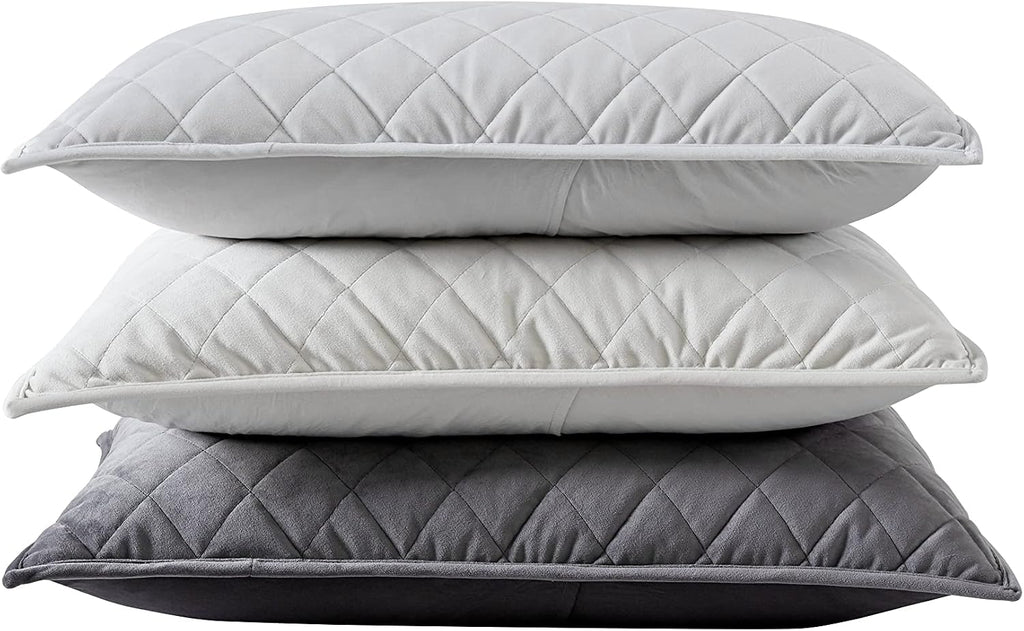 Vera Wang - King Quilt Set, Luxurious Velvet Bedding Set with Matching Shams, Modern Room Essentials (Diamond Velvet Natural Ivory, King)