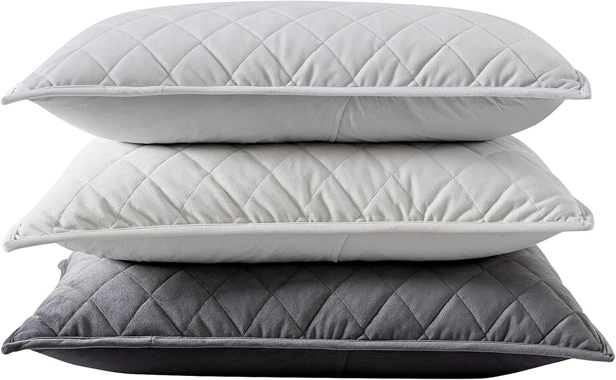 Vera Wang - King Quilt Set, Luxurious Velvet Bedding Set with Matching Shams, Modern Room Essentials (Diamond Velvet Natural Ivory, King)