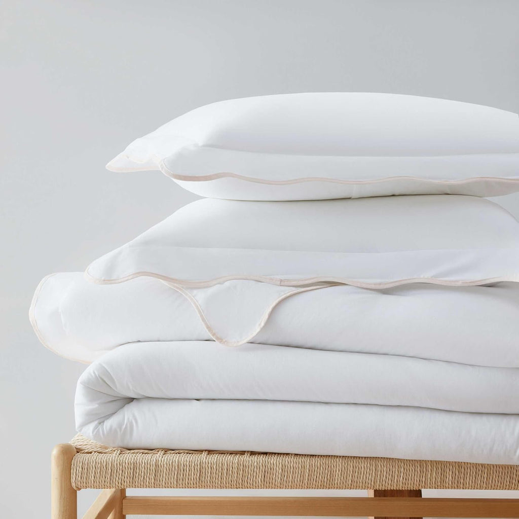 Martha Stewart - Queen Comforter Set, Crisp & Smooth Bedding with a Cotton Percale Lightweight Feel, Reversible 3 Piece Bed Set with Matching Pillowcases (Simple Scallop Pink)