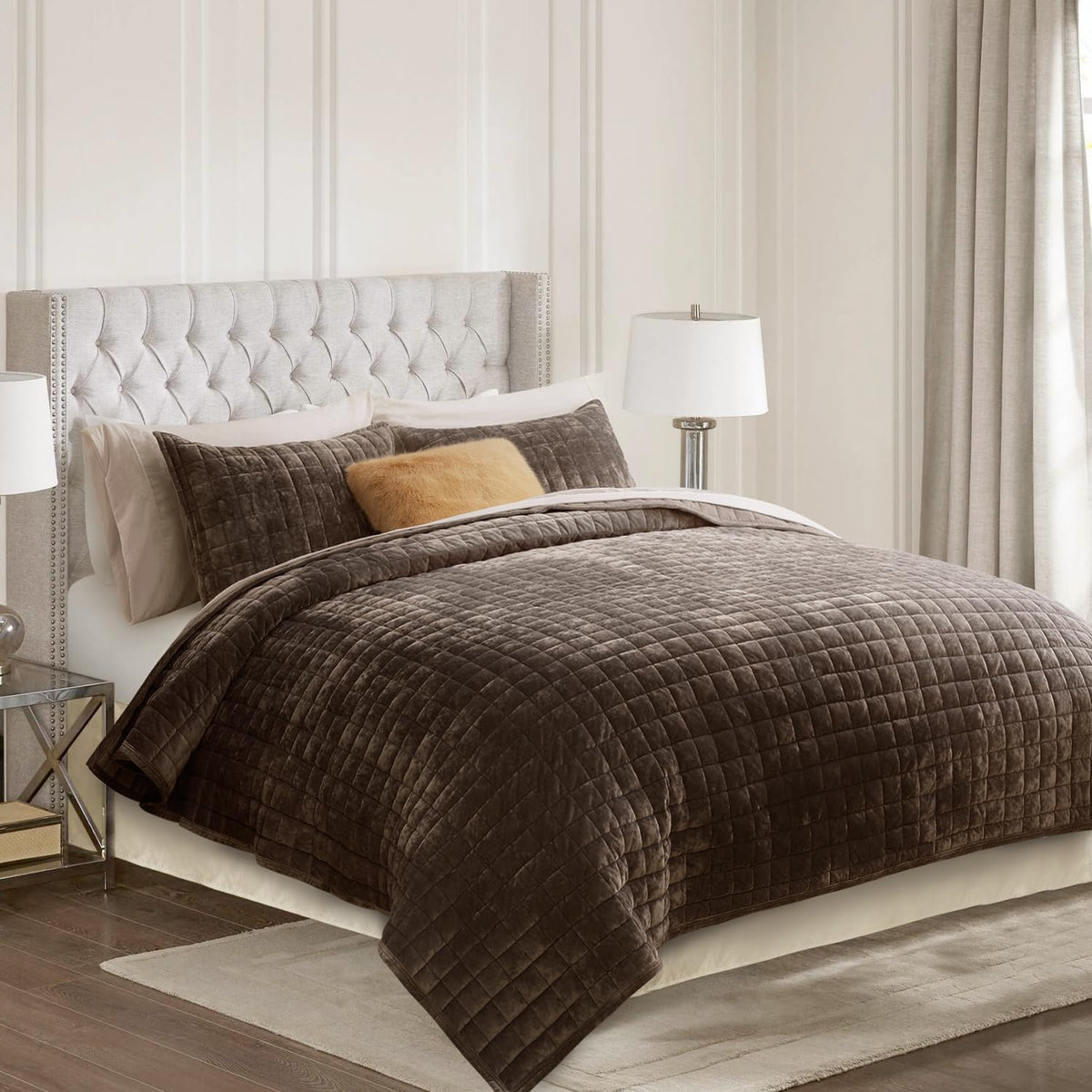 RECYCO Luxury Velvet Quilt Set, California King 118'' x 106'' Oversized Bedspread, Ultra Soft Velvet Comforter, Lightweight Box Stitch Bedding Sets for All Season, with 2 Shams, Walnut Brown
