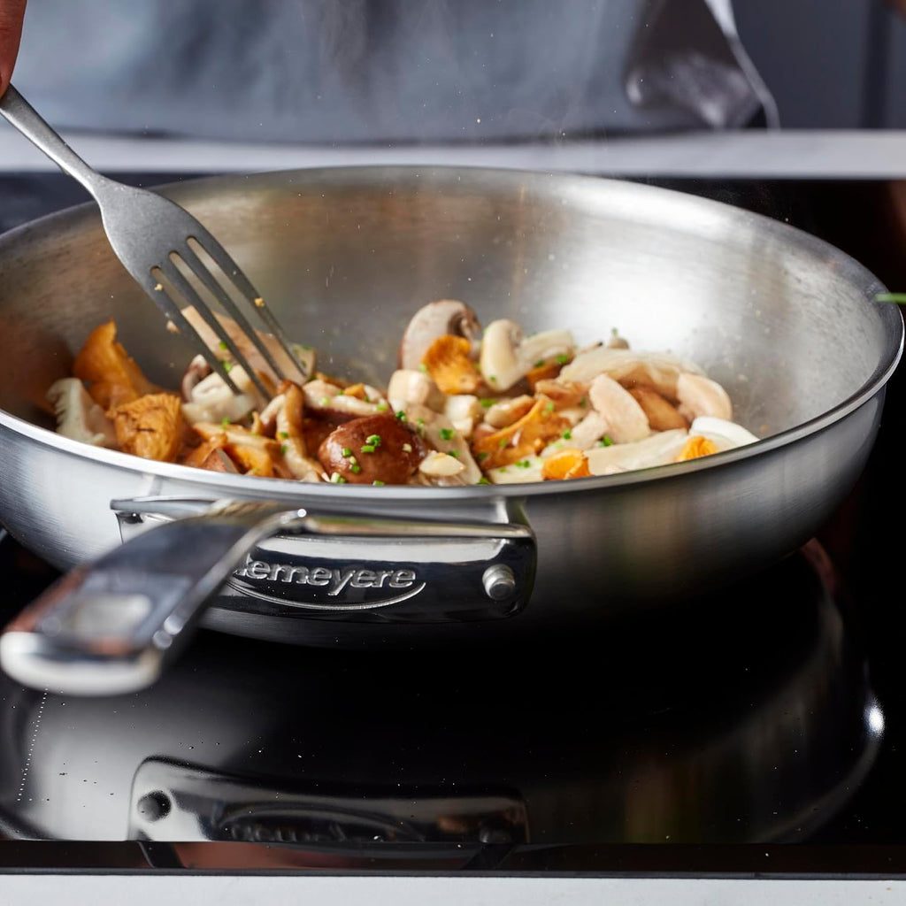 Demeyere Essential 5-ply, 18/10 Stainless Steel, Stay Cool Handle, Oven Safe, Compatible with all Cooktops, Perfect Pour Edge, 11' Fry Pan