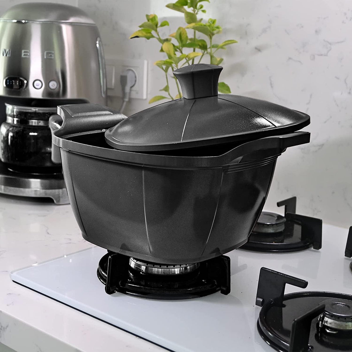 (Matrix) Luxury Cast Aluminum 11-Piece Cookware Set – Pans, Pots, Saucepan, Saucier, Baking Tray & Silicone Handles – Premium Nonstick, All Stovetops Compatible (Induction) Ceramic Black