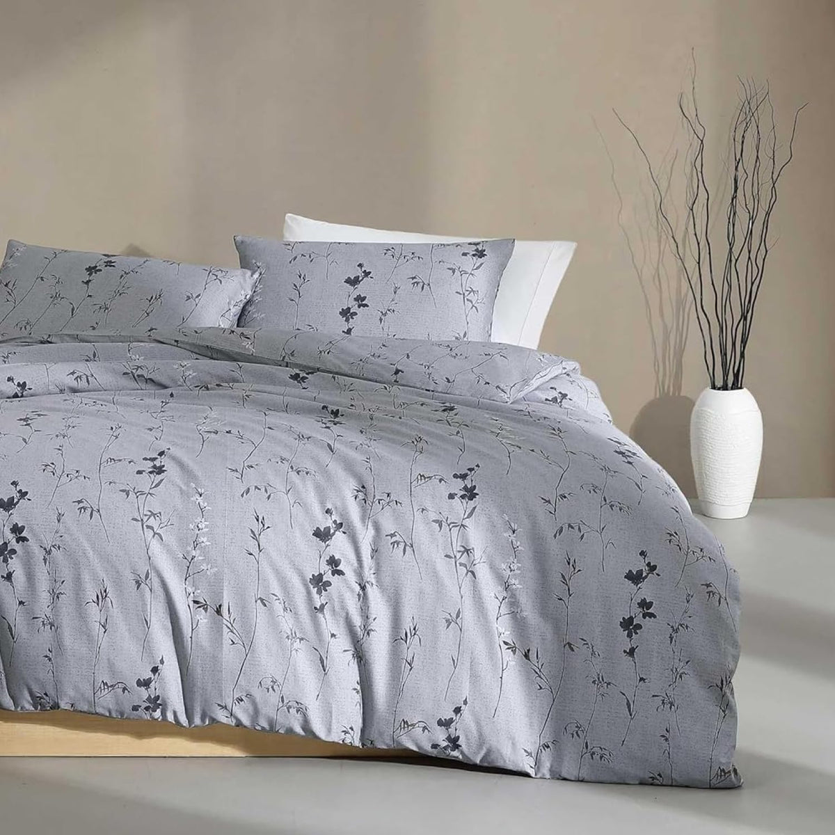 Calvin Klein - Comforter Set, Cotton Sateen Bedding with Matching Shams, Luxe Softness & Modern Elegance, Floral Design (Wildflower Dusk Grey, Queen)