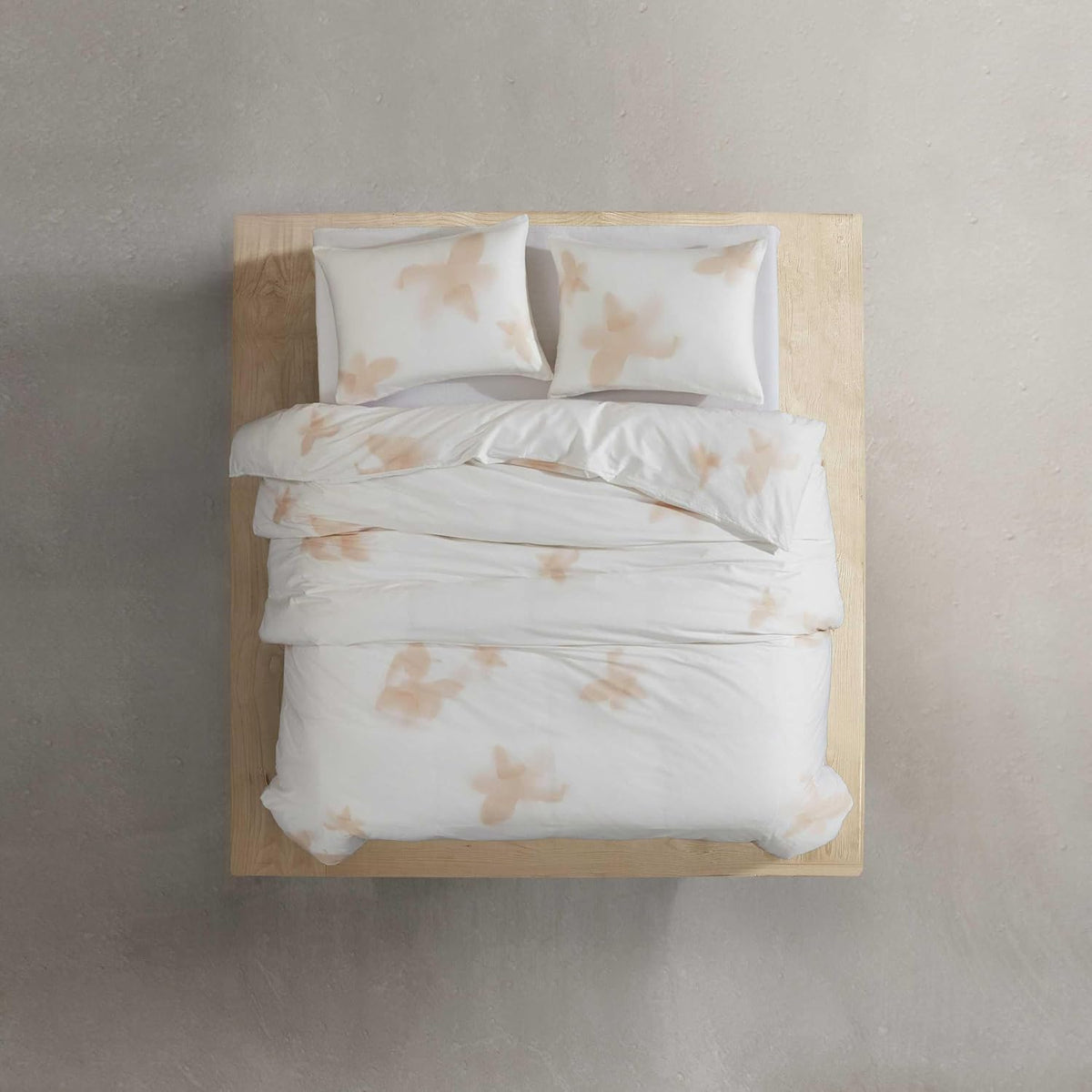 Calvin Klein - King Comforter Set, Cotton Sateen Bedding with Shams, Soft and Breathable, Smooth Silky Feel with Subtle Sheen, Lightweight All-Season Comforter, Liquid Floral Beige