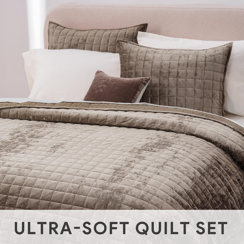 RECYCO Luxury Velvet Quilt Set, California King 118'' x 106'' Oversized Bedspread, Ultra Soft Velvet Comforter, Lightweight Box Stitch Bedding Sets for All Season, with 2 Shams, Mocha Brown