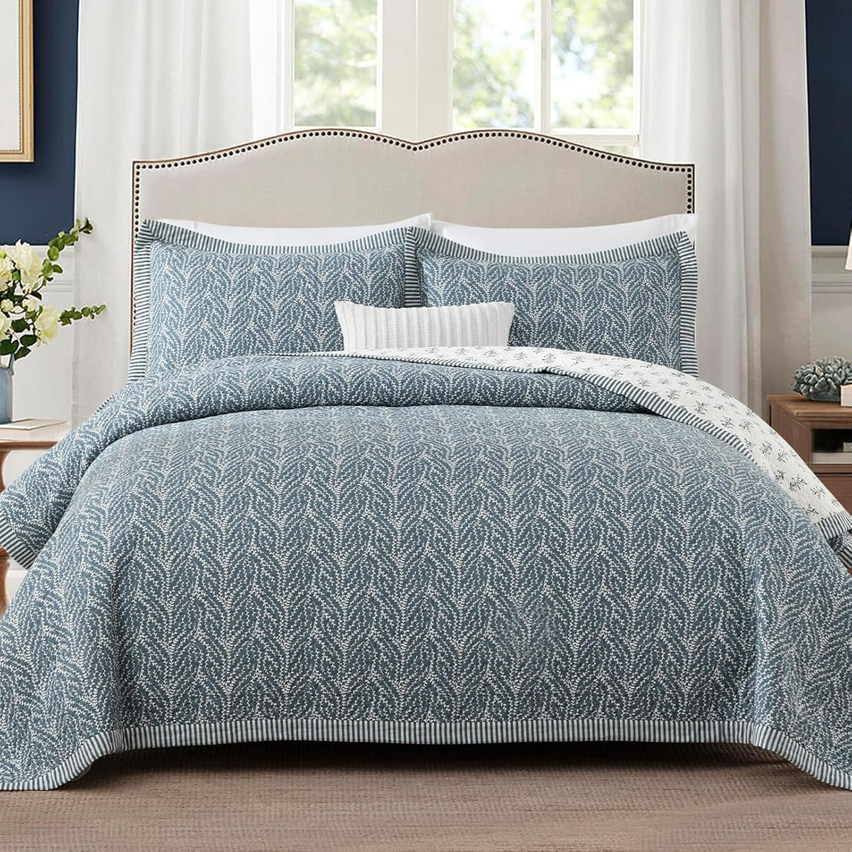 Finlonte Cotton Quilt King Size - 100% Cotton King Comforter Set, Botanical Chic Quilt Bedding Set, Lightweight Reversible Soft Quilted Bedspread for King Bed, Grayish-Blue/White, All Season, 3 Pieces