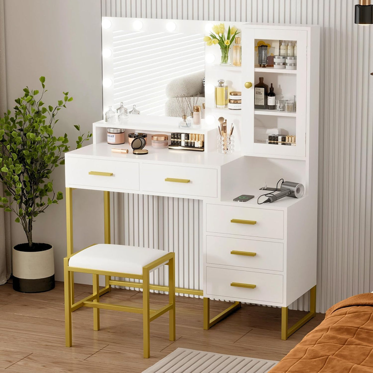 Vanity Desk with Mirror, Makeup Desk Set with 3 Color Lights and Chair, Modern Vanity Table with Drawers and Shevles, Dressing Table with Charging Station for Bedroom, White