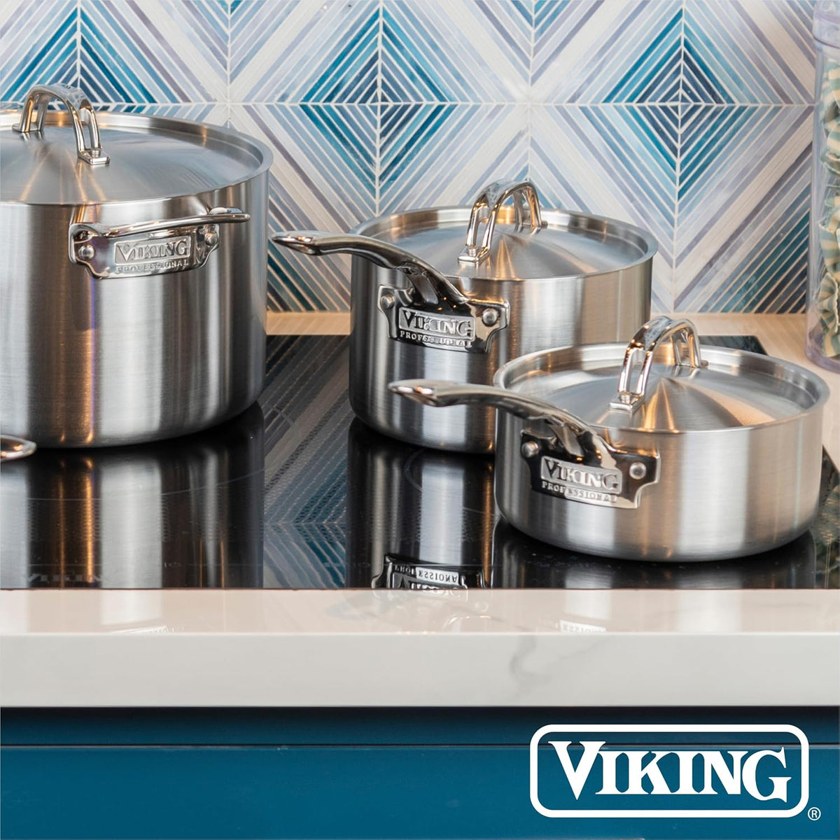 Viking 5-Ply Stainless Steel Sauce Pan with Lid, 2 Quart Cooking Pot, Dishwasher and Oven Safe, Induction Ready, Satin Finish