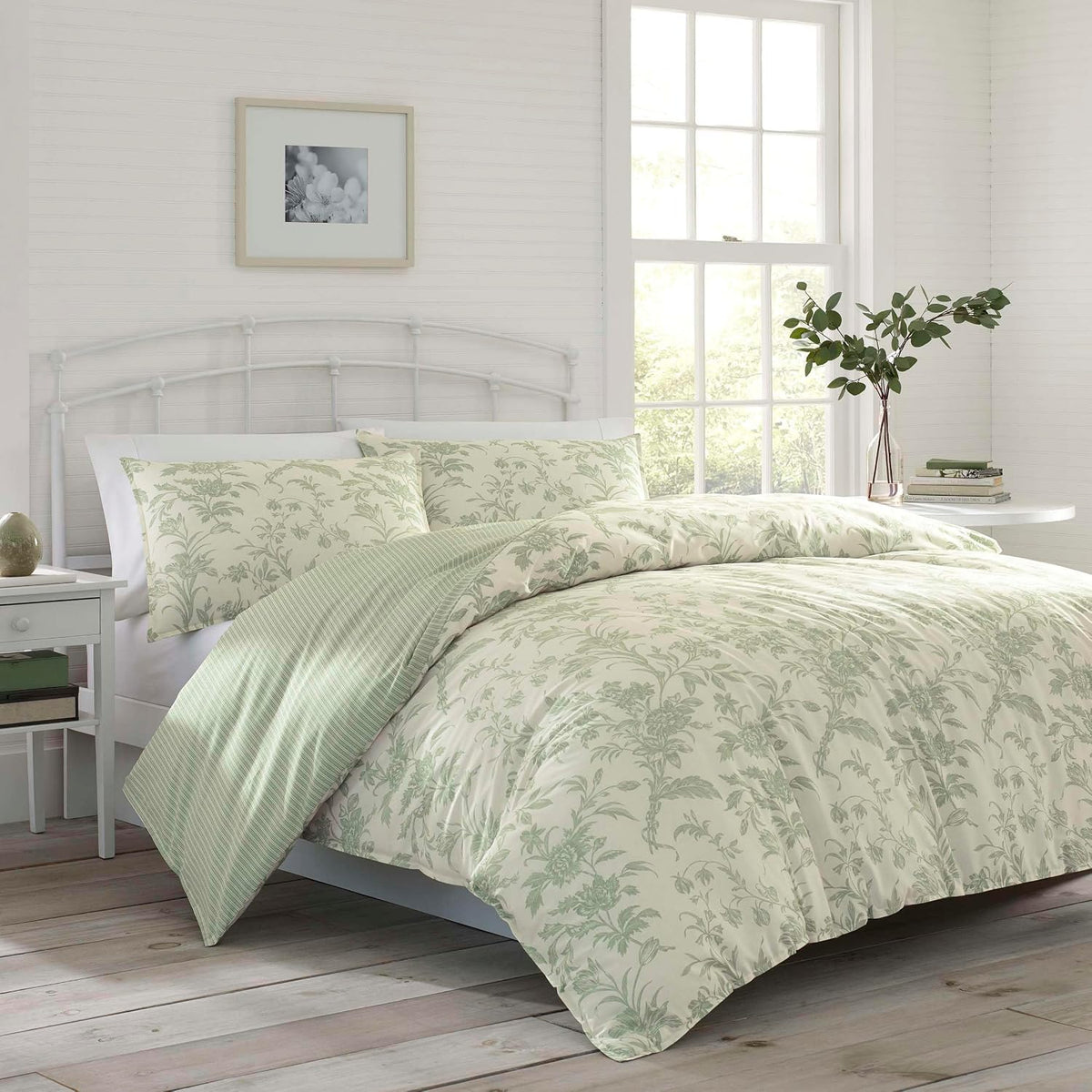Laura Ashley - Queen Size Bonus Comforter Set, Reversible Cotton Bedding, Includes Matching Shams with Bonus Euro Shams & Throw Pillows (Natalie Green)