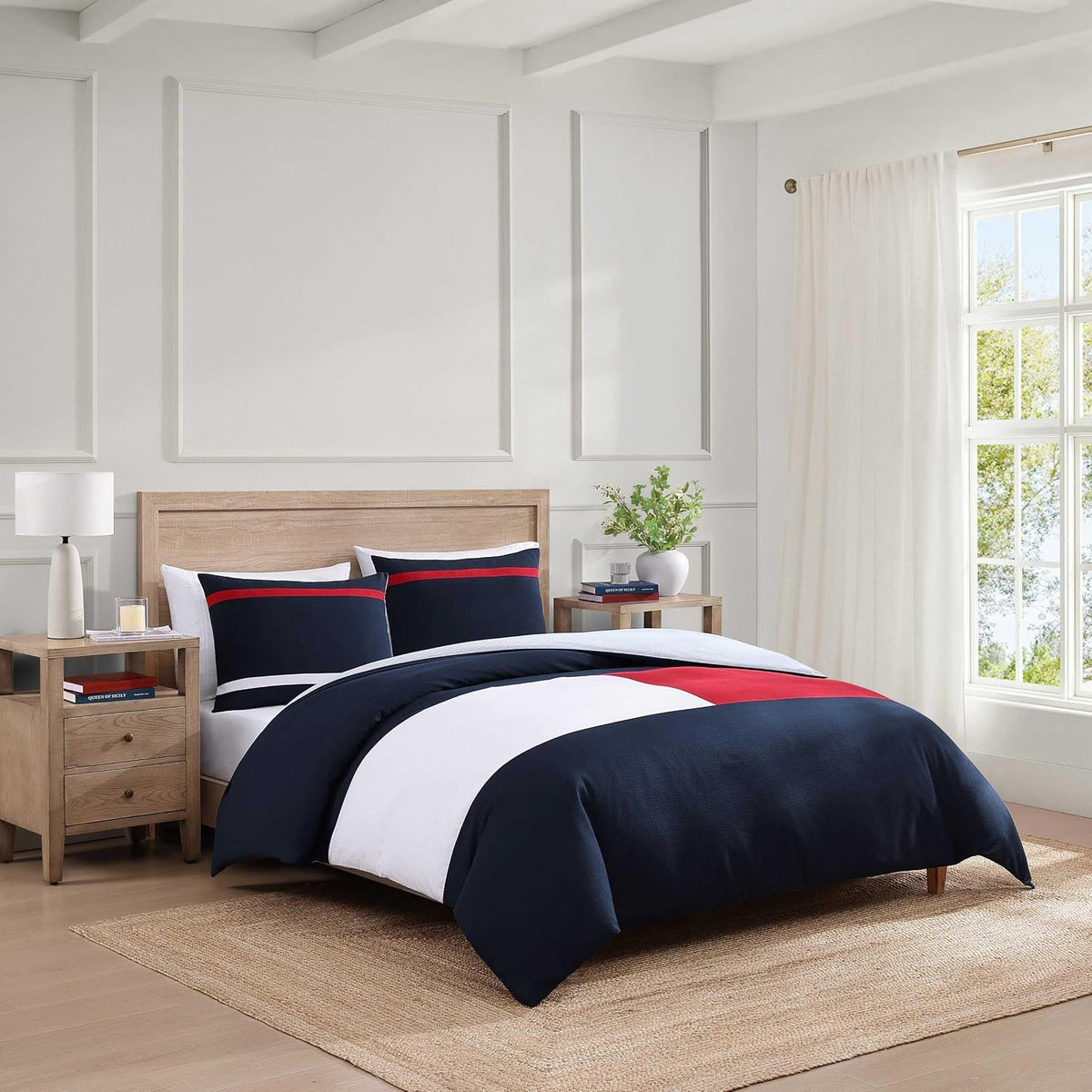 Tommy Hilfiger - Queen Comforter Set, Ultra-Soft & Reversible Bedding with Matching Shams, Medium Weight, Americana Decor, College Dorm Room Essentials (Iconic Anniversary Blue)