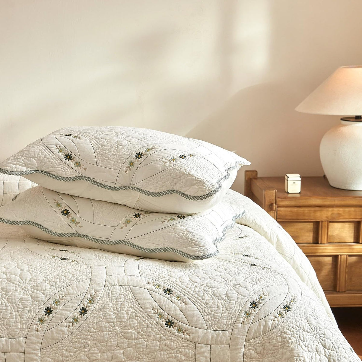 MarCielo 3Pcs Lightweight Cotton Quilt Bedspread Set – European Cottage Floral TC152