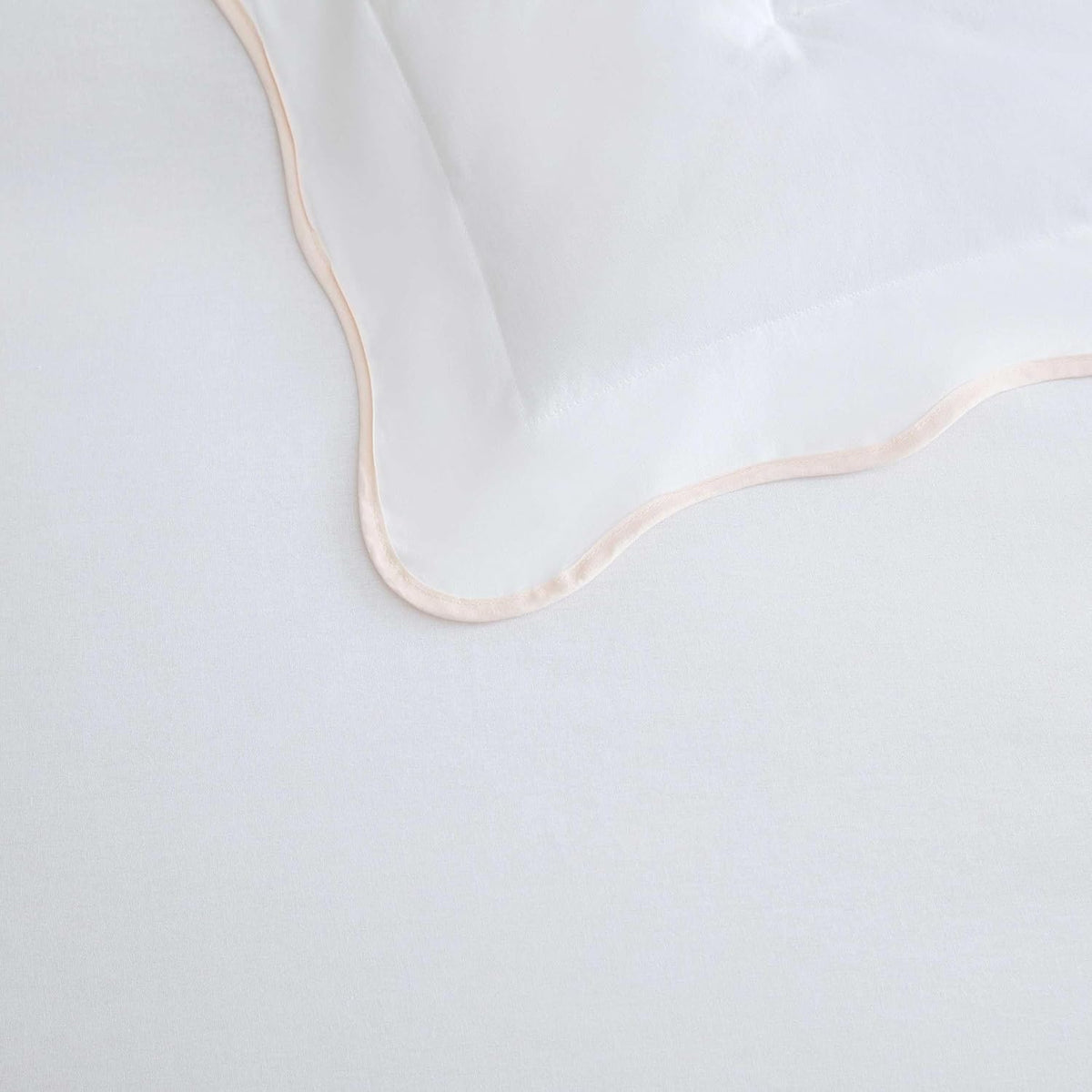 Martha Stewart - Twin Comforter Set, Crisp & Smooth Bedding with a Cotton Percale Lightweight Feel, Reversible 2 Piece Bed Set with Matching Pillowcase (Simple Scallop Pink)