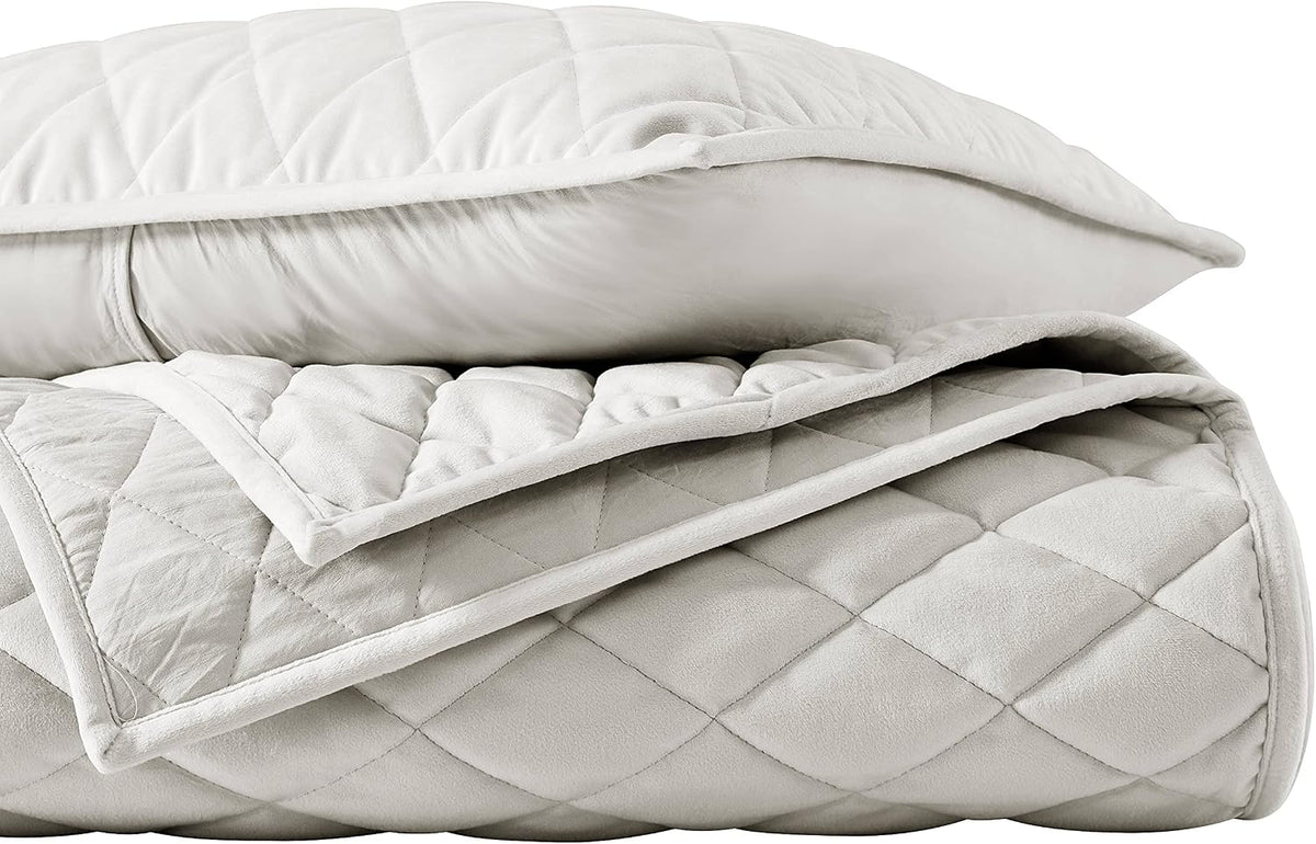 Vera Wang - King Quilt Set, Luxurious Velvet Bedding Set with Matching Shams, Modern Room Essentials (Diamond Velvet Natural Ivory, King)