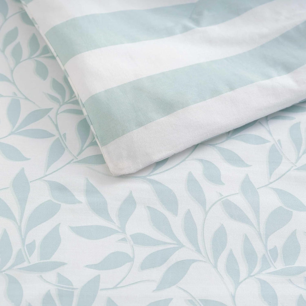 Martha Stewart - Queen Comforter Set, 100% Naturally Soft & Breathable Cotton Bedding, Lightweight for Year Round Comfort, 3 Piece Bed Set with Matching Pillowcases (Copper Vines Blue)