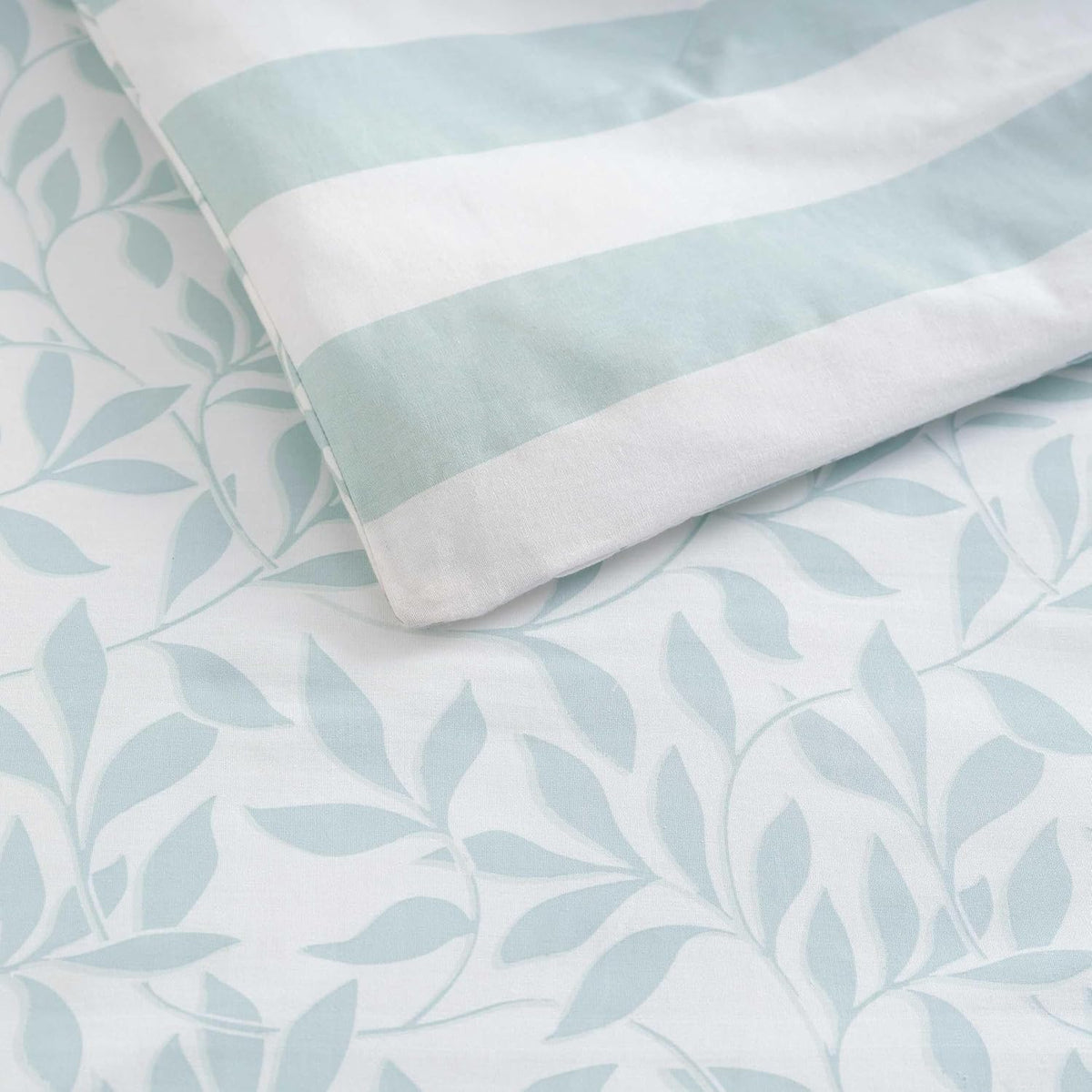 Martha Stewart - Queen Comforter Set, 100% Naturally Soft & Breathable Cotton Bedding, Lightweight for Year Round Comfort, 3 Piece Bed Set with Matching Pillowcases (Copper Vines Blue)