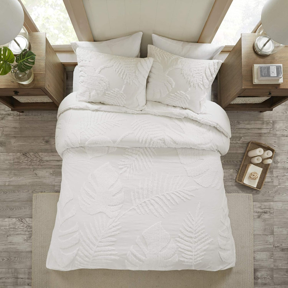 Madison Park Tufted Chenille Cotton Comforter All Season Bedding Set, Matching Shams, Full/Queen(90'x90'), Bahari, Coastal Palm Leaf Off White (MP10-6221)