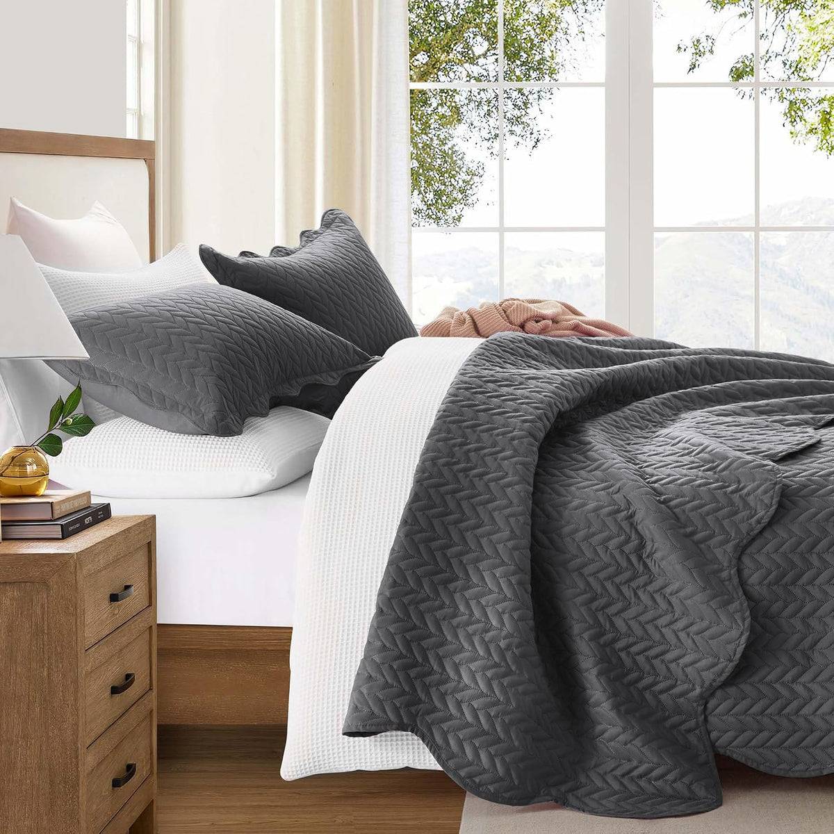 IR Imperial Rooms 8 Pack Quilt King Size Bedding (106' x 96') - Bulk Wholesale for Hotels, Guest Bedroom & Airbnbs - Lightweight Microfiber Reversible Embossed Quilts Bedspread (Charcoal)