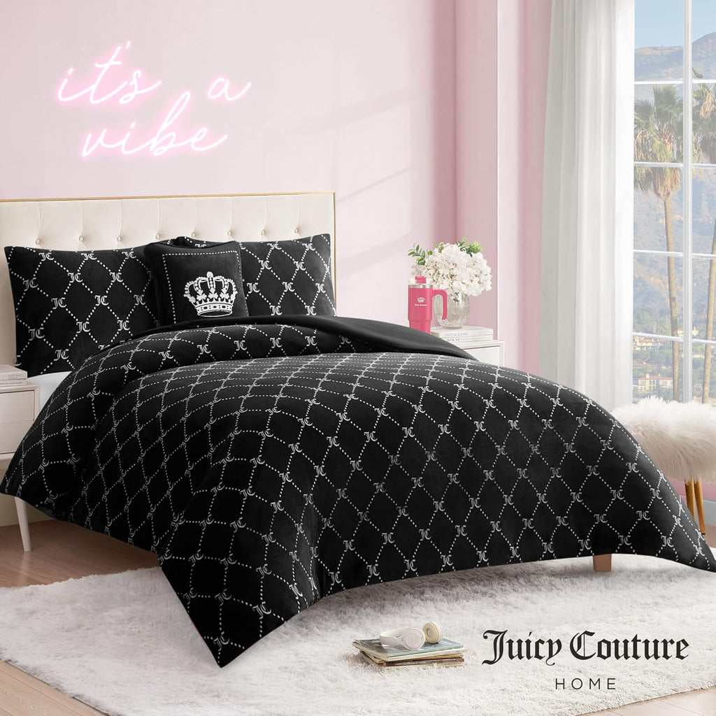 Juicy Couture Plush Reversible Trellis Link 4-Piece King Comforter Set with Decorative Pillow, Black