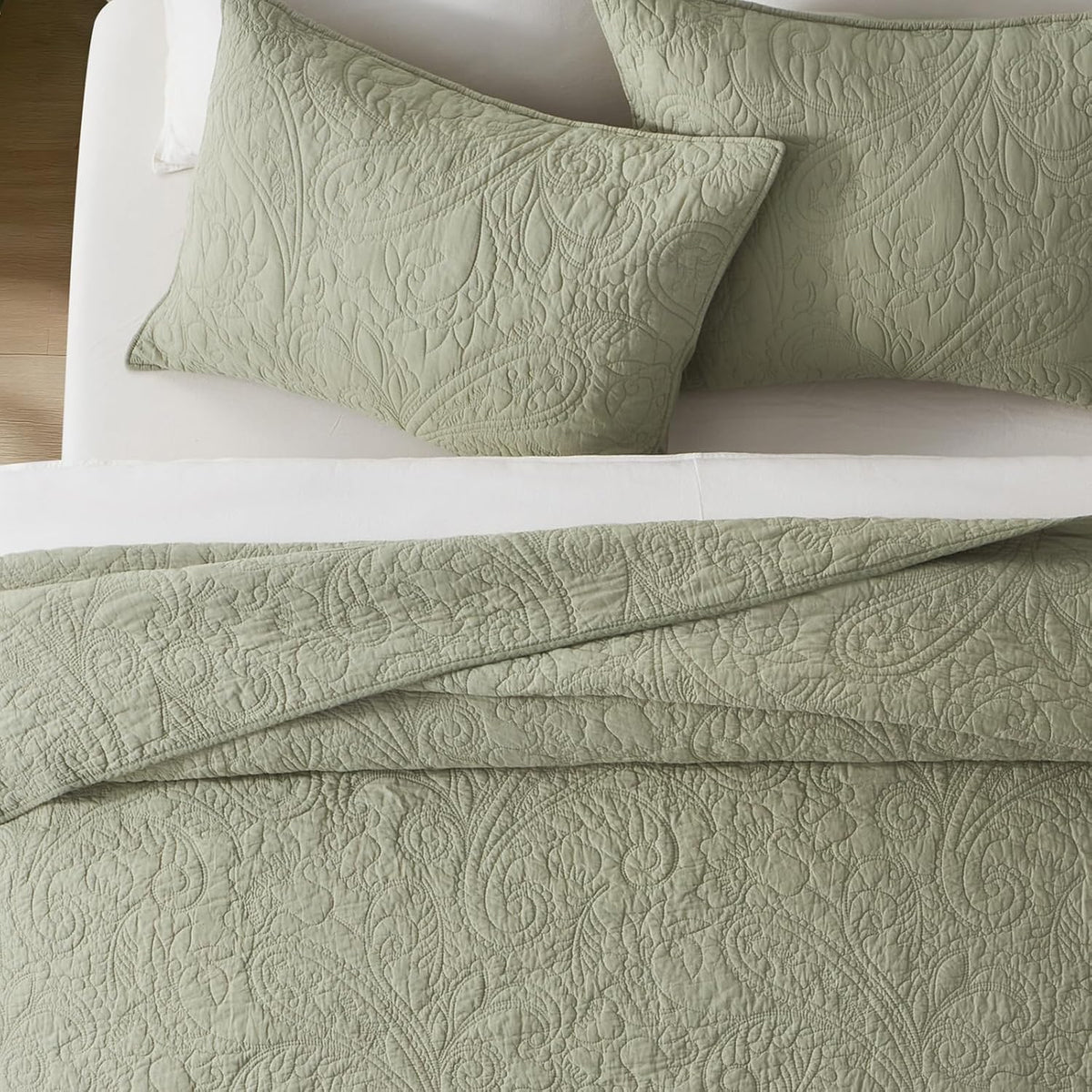 EVERGRACE 100% Cotton Paisley Quilt Set, King Size 3 Piece Set – Prewashed Lightweight Bedspread with 2 Shams, Soft & Breathable Matelasse-Style Quilted Coverlet, Light Sage Green