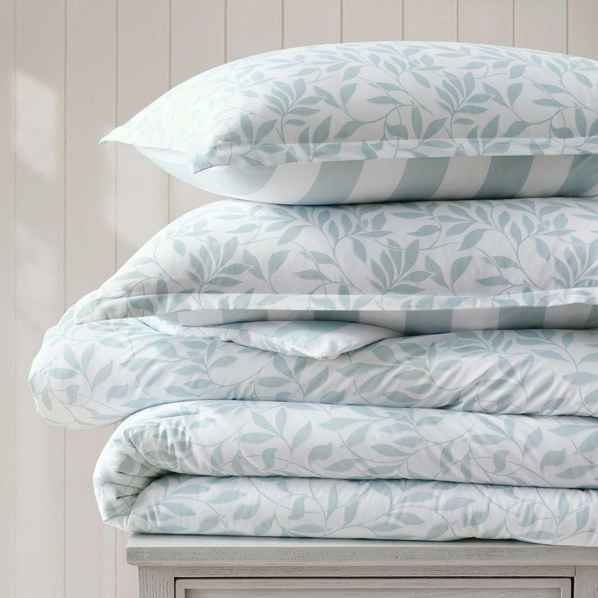 Martha Stewart - Queen Comforter Set, 100% Naturally Soft & Breathable Cotton Bedding, Lightweight for Year Round Comfort, 3 Piece Bed Set with Matching Pillowcases (Copper Vines Blue)