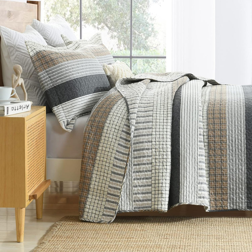 Finlonte 100% Cotton King Size Quilt Set, Patchwork Striped King Quilt Bedding Set Farmhouse Bedspread, Lightweight Quilted Comforter Reversible Bed Spread for All Season, White/Brown/Grey, 3 Pieces