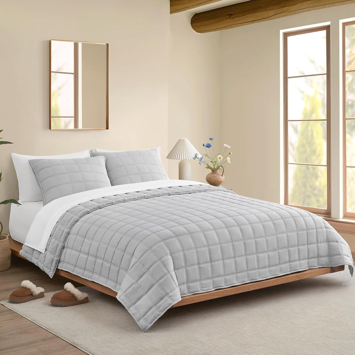 UGG Full/Queen Quilt Set with 2 Pillow Shams – 3 Piece Lightweight All-Season Bedspread, Ultra-Soft Fluffy Reversible Quilt Set for Apartment, Home & Modern Bedroom Decor, Light Gray (Gizelle)