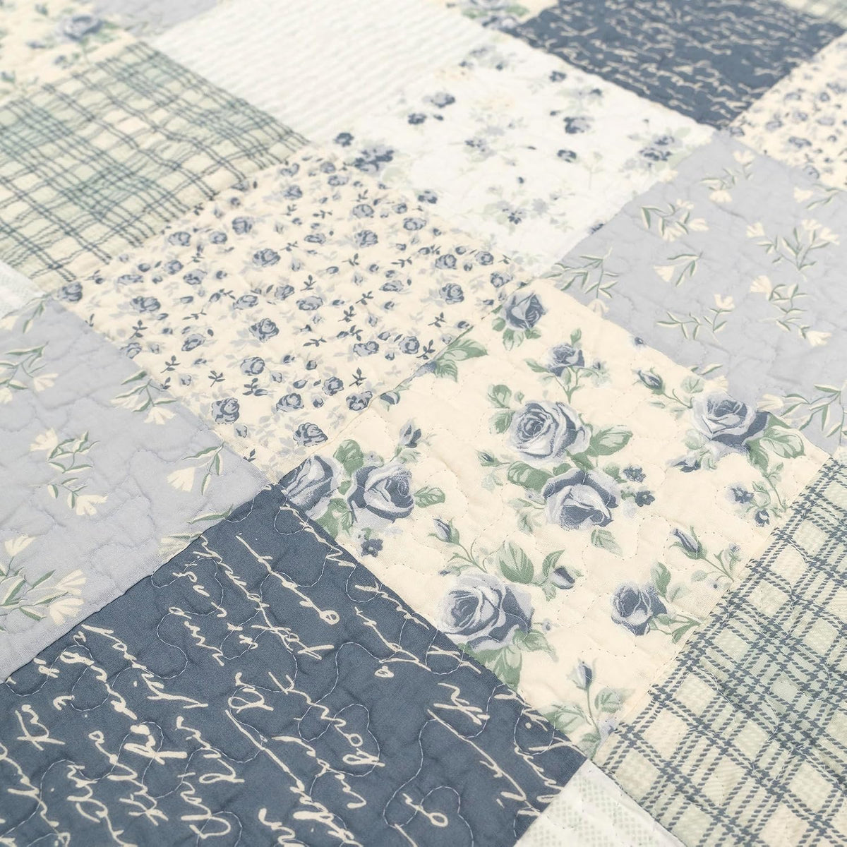 Donna Sharp Blue Pastures-Twin Quilt Set, Measures 68 x 90, Includes 1 Quilt and 1 Standard Sham, Machine Washable