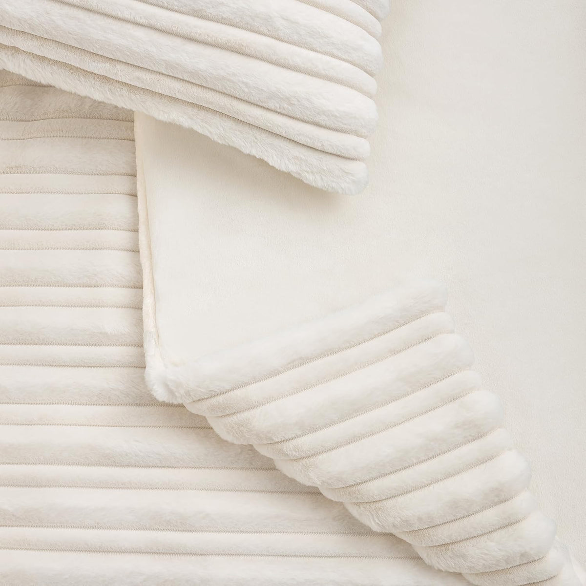 UGG Brinkley Full/Queen Comforter Set – Plush Faux Fur Bedding for Cozy Farmhouse & Boho Chic Decor, Hotel-Style Comforter Full/Queen Size with 2 Pillow Shams, Soft Bedding Set, Snow White | Luxury
