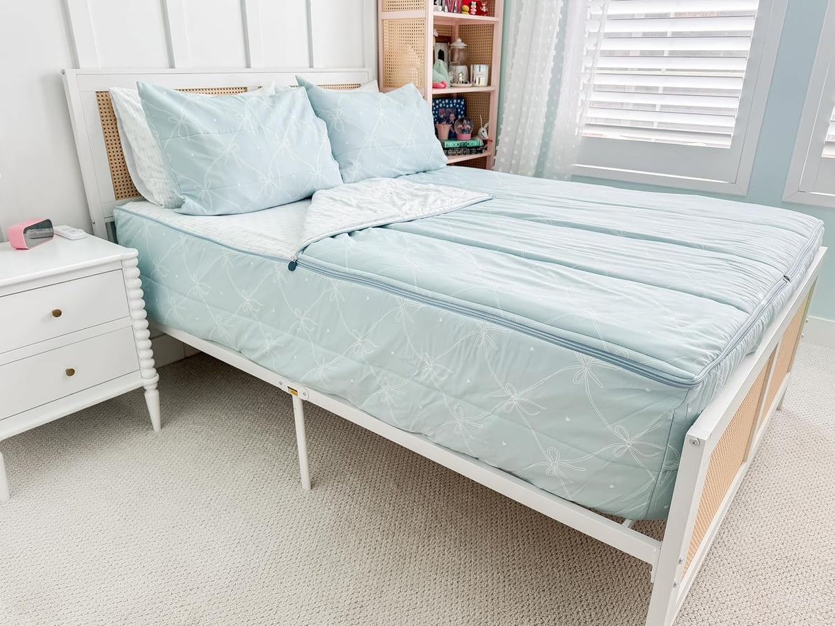 Beddy's Ribbon & Bow Theme Durable Zipper Bedding for Kids - Bed in a Bag - White Striped Sheets with Baby Blue Comforter - Includes 2 Pillowcases & 2 Shams - Queen