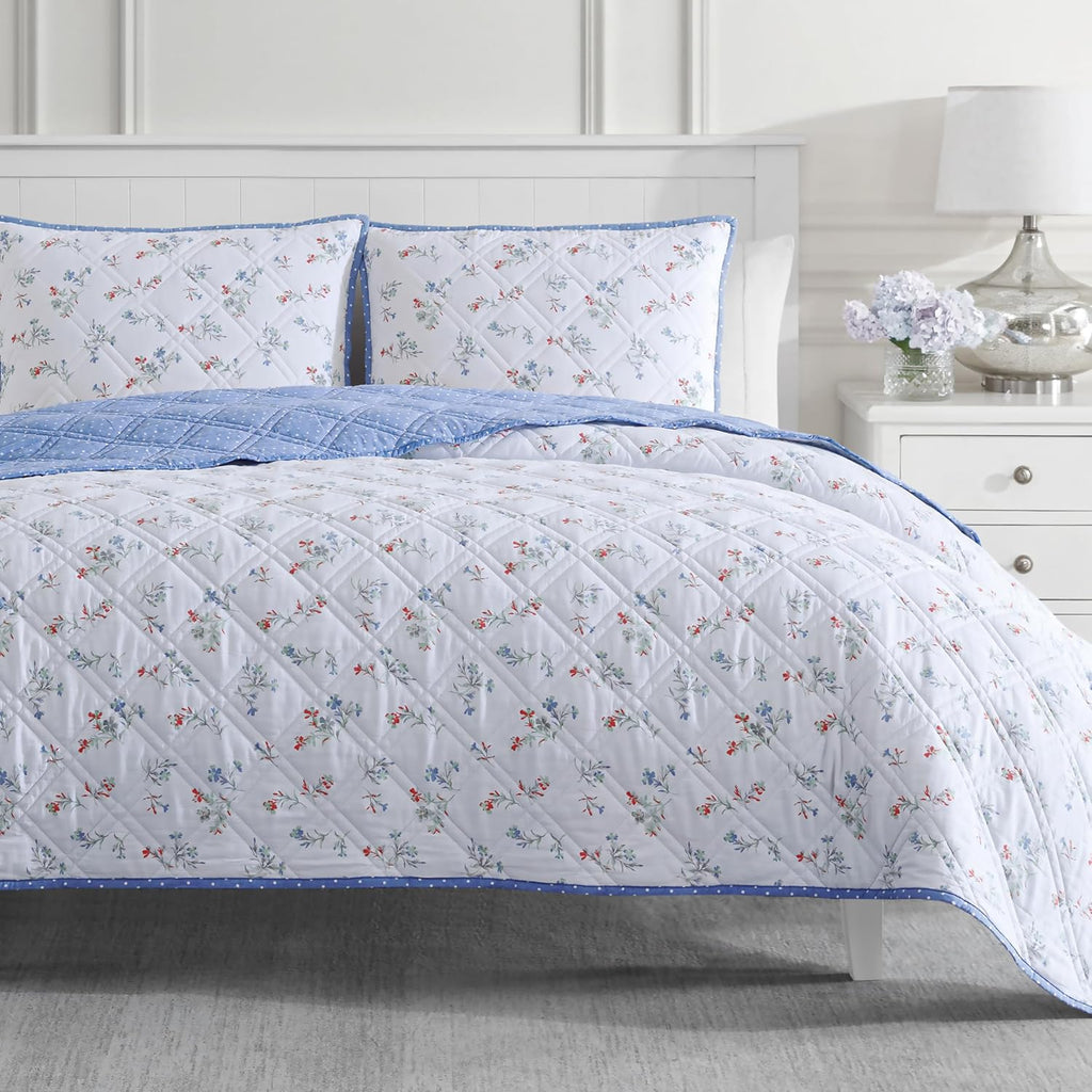 Martha Stewart 100% Cotton 3 Piece Reversible Quilt Set, Washed, Percale, Light Blue/White, 1 Quilt, 2 King Shams, Soft and Breathable, Lightweight, Ditsy Floral Printed Bedspread, King Size