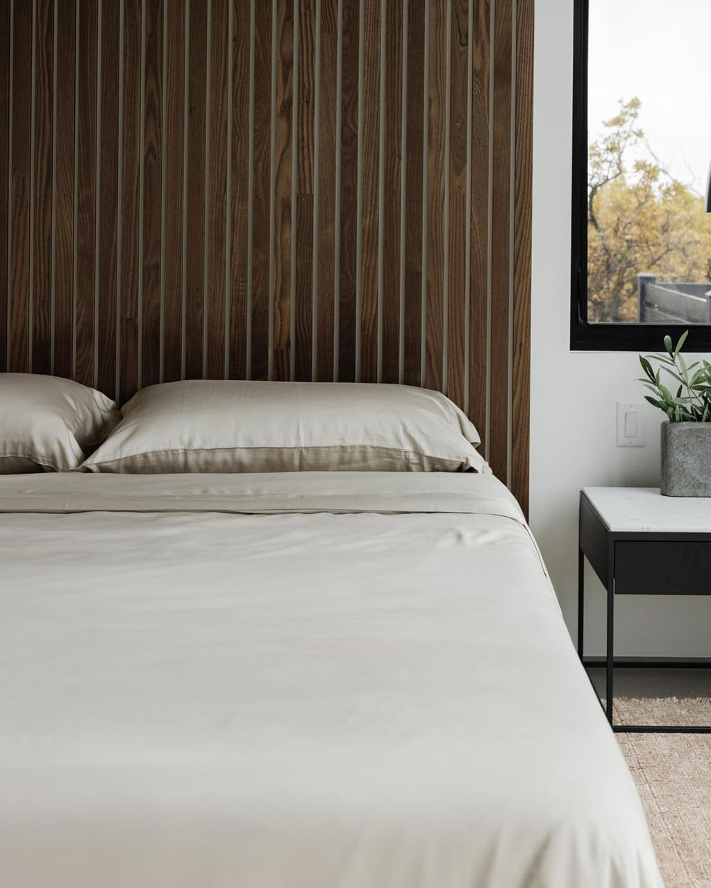 Cozy Earth Luxury Bed Sheet Set - 100% Viscose from Bamboo Fabric, Ultra-Soft & Breathable, Fits Regular & Deep Pocket Mattresses up to 20' - 4 Pieces Queen Sheet Set Driftwood