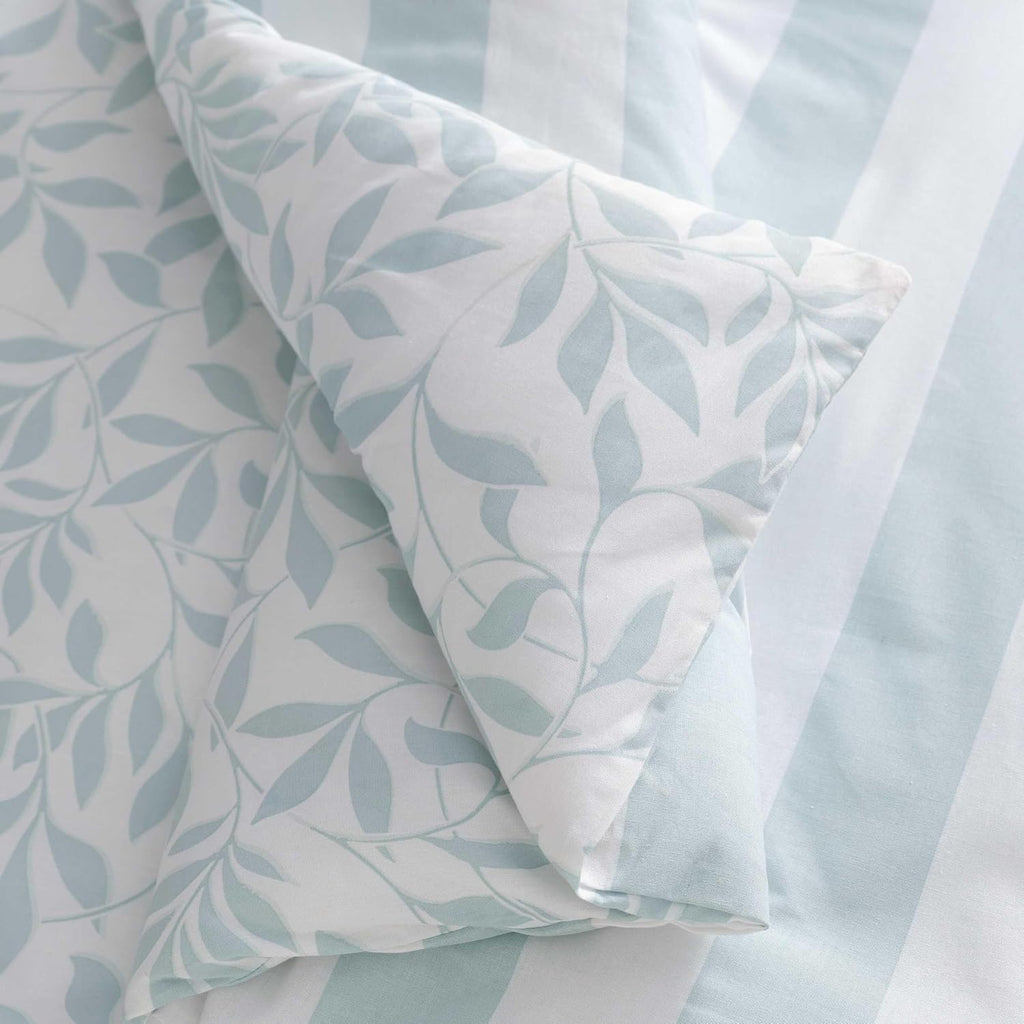 Martha Stewart - Queen Comforter Set, 100% Naturally Soft & Breathable Cotton Bedding, Lightweight for Year Round Comfort, 3 Piece Bed Set with Matching Pillowcases (Copper Vines Blue)