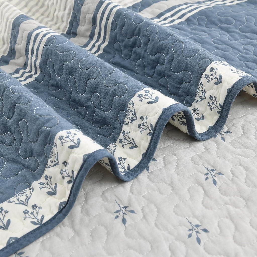 DDUOXIN 100% Cotton King Quilt - Modern Stripe Botanical Quilts with 2 Pillow Shams, Bedspread Reversible Lightweight Thin Comforter Bedding Set for All Seasons, Moonlight Blue/Gray/Off White