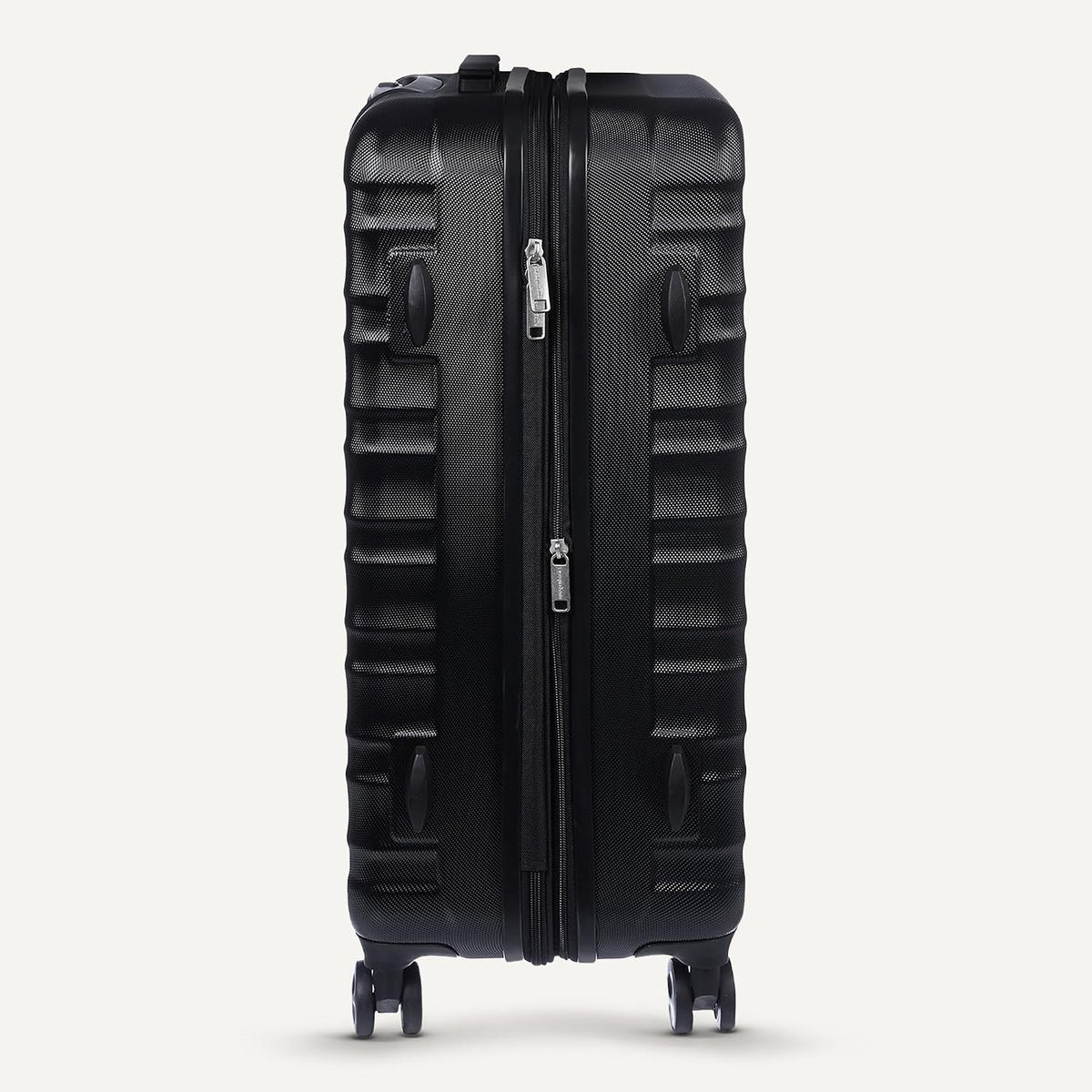 Amazon Basics 30' Hardside Large Checked Luggage, Hardshell Suitcase With Four Multi-directional Wheels, Expandable For Up to 15% More Space, Scratch-Resistant Shell, Black