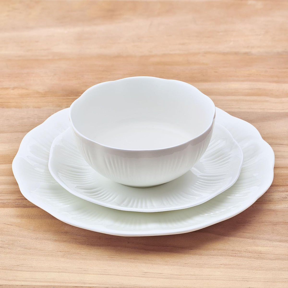 Mikasa Flora Scalloped Lightweight Chip Resistant Bone China 12 Piece Plate Bowl Dinnerware Set, Service for 4, White