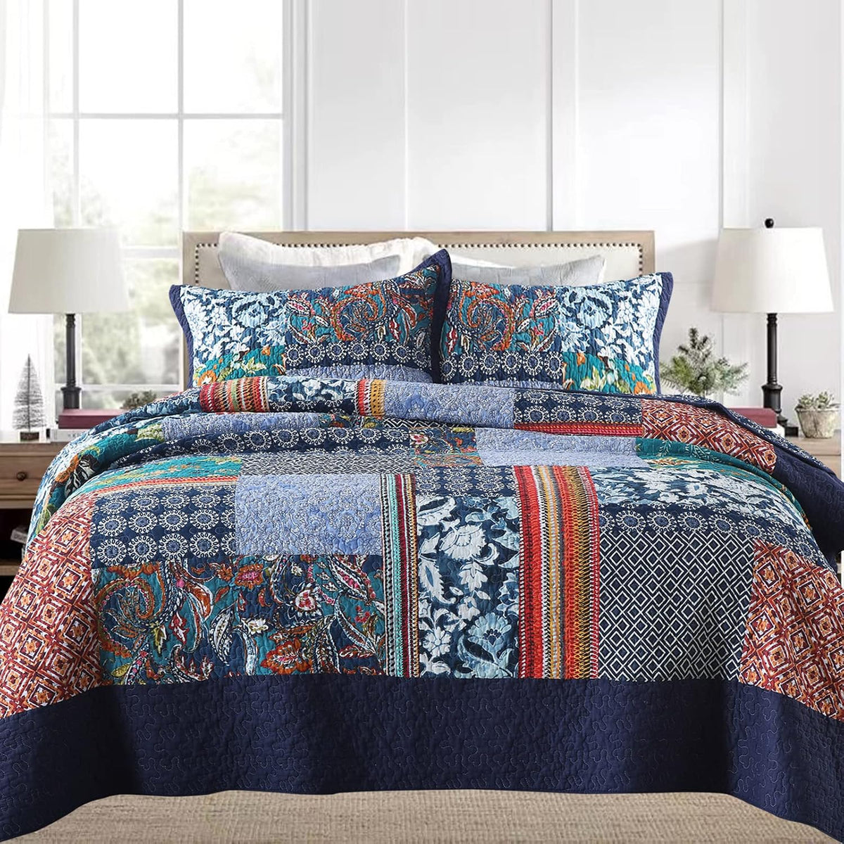 Yvooxny California King Quilt Set Reversible Lightweight Bohemian Paisley Patchwork Cotton Quilted Bedspread Coverlet Set 3-Piece Quilt Set with Pillowcases for All Seasons, 118 x 110 Inches