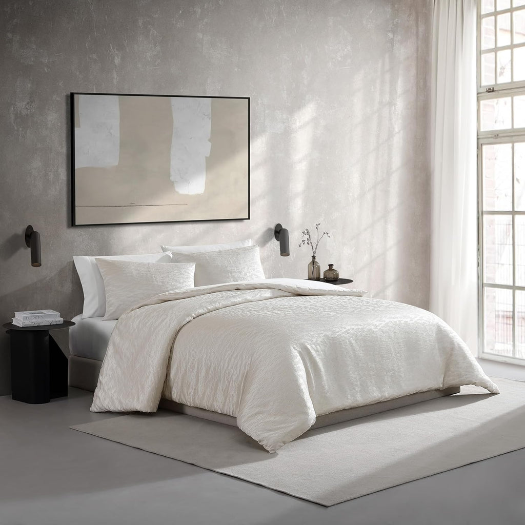 Vera Wang - King Comforter Set, Luxury Bedding Set with Matching Shams, Chic Room Essentials (Illusion Ivory, King)