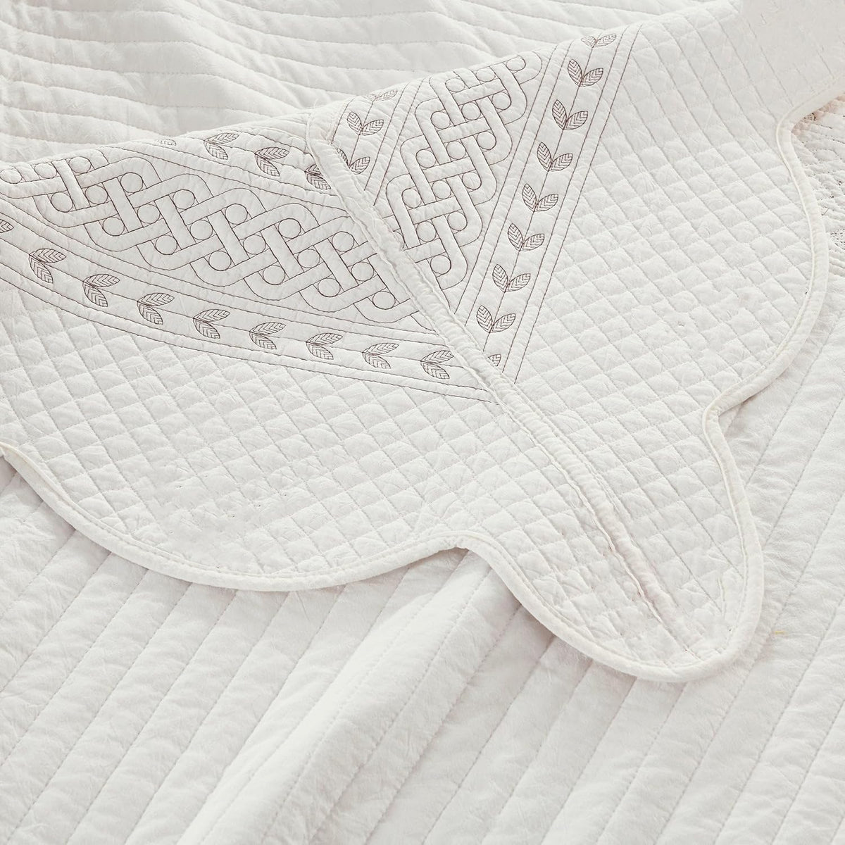 MarCielo 100% Cotton Quilt Set White Lightweight Bedspread with Scalloped Edge, Farmhouse Vintage Bedding, All Season Use(TC Off-White,King (112'x102'))
