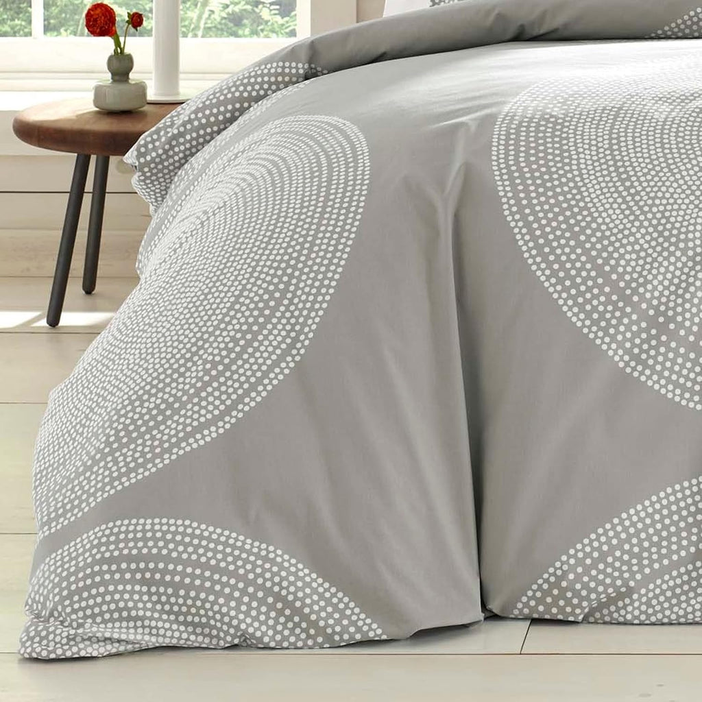 Marimekko - Queen Comforter Set, Smooth Cotton Percale Bedding with Matching Shams, Medium Weight Home Decor (Fokus Grey, Queen)