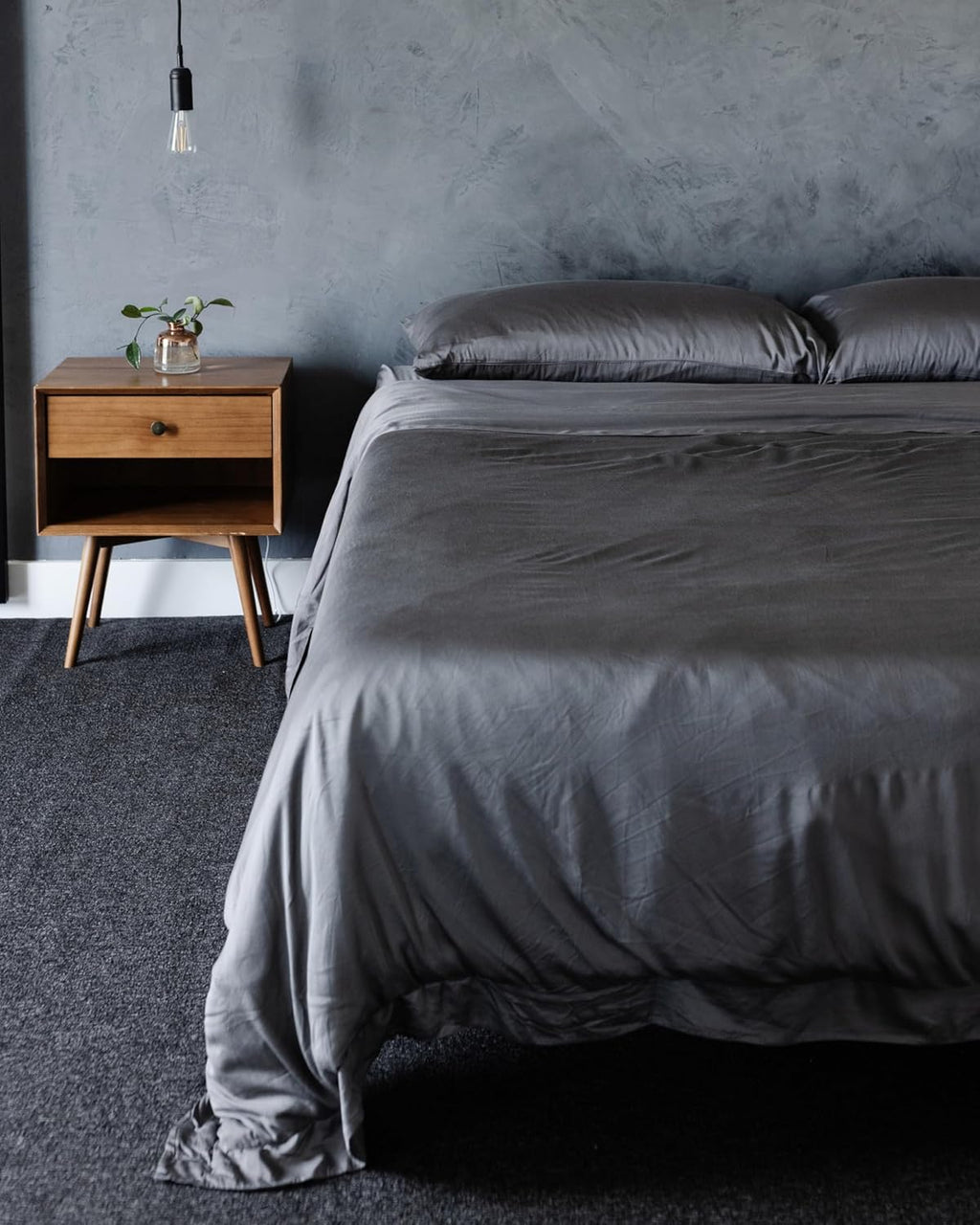 Cozy Earth Luxury Bed Sheet Set - 100% Viscose from Bamboo Fabric, Ultra-Soft & Breathable, Fits Regular & Deep Pocket Mattresses up to 20' - 4 Pieces Queen Sheet Set Charcoal Grey